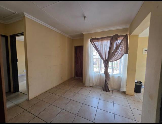3 BEDROOM HOUSE FOR SALE IN CRYSTAL PARK